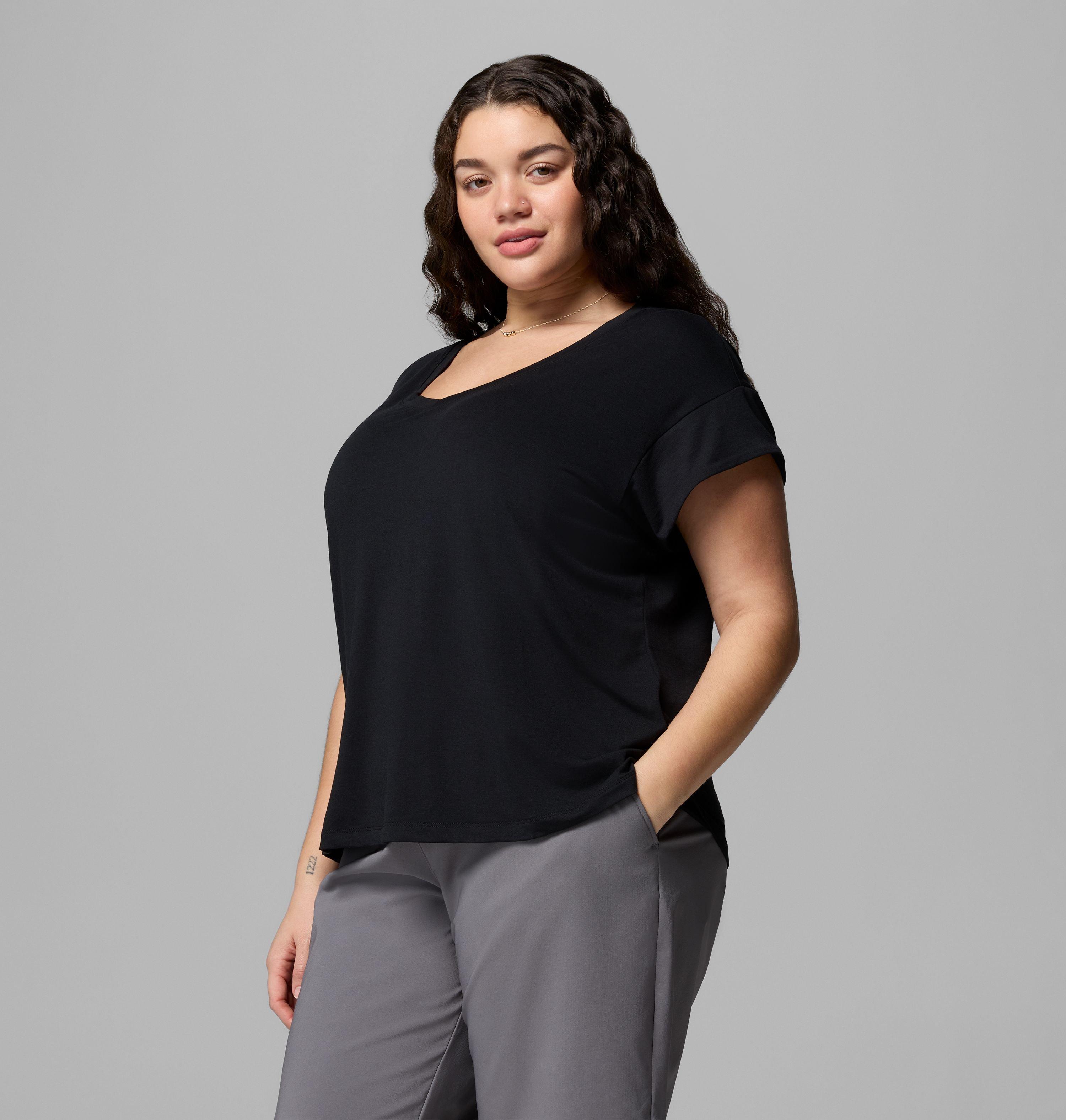 Women's Daniela Falls V-Neck Short Sleeve Tee - Plus Size | 010 | 1X 4