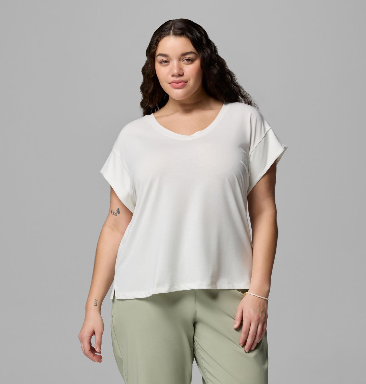 Daniela Falls™ V-Neck SS Tee | 125 | 1X 1