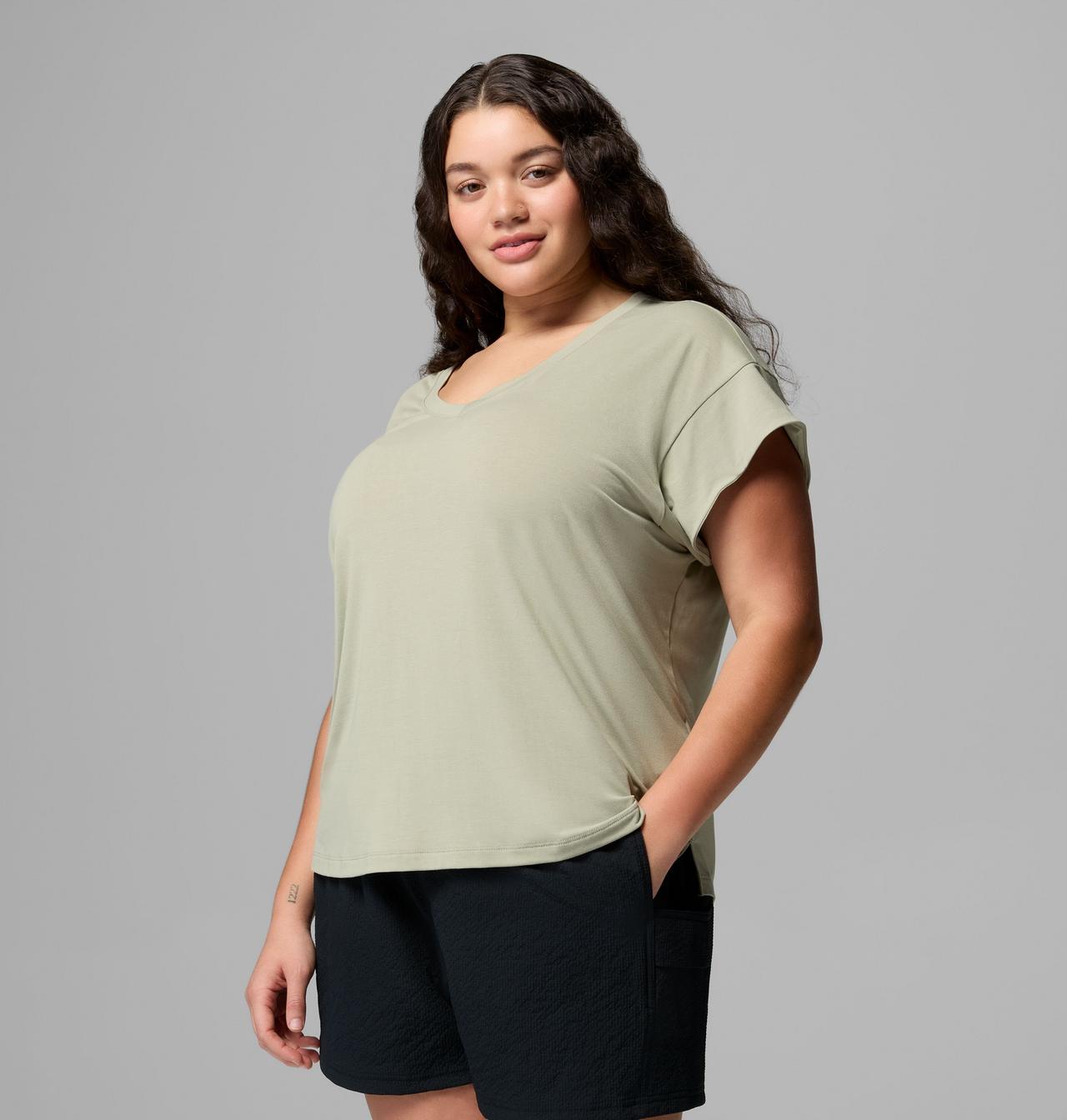 Women's Daniela Falls V-Neck Short Sleeve Tee - Plus Size 4