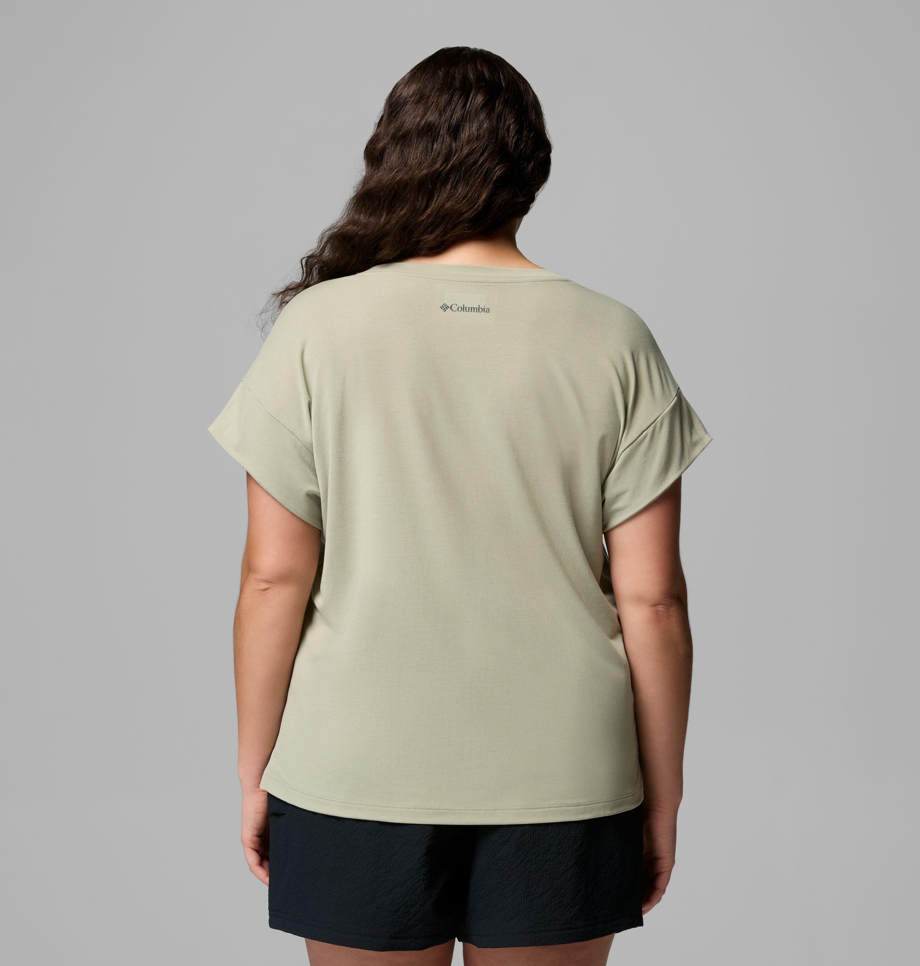 Women's Daniela Falls V-Neck Short Sleeve Tee - Plus Size 3