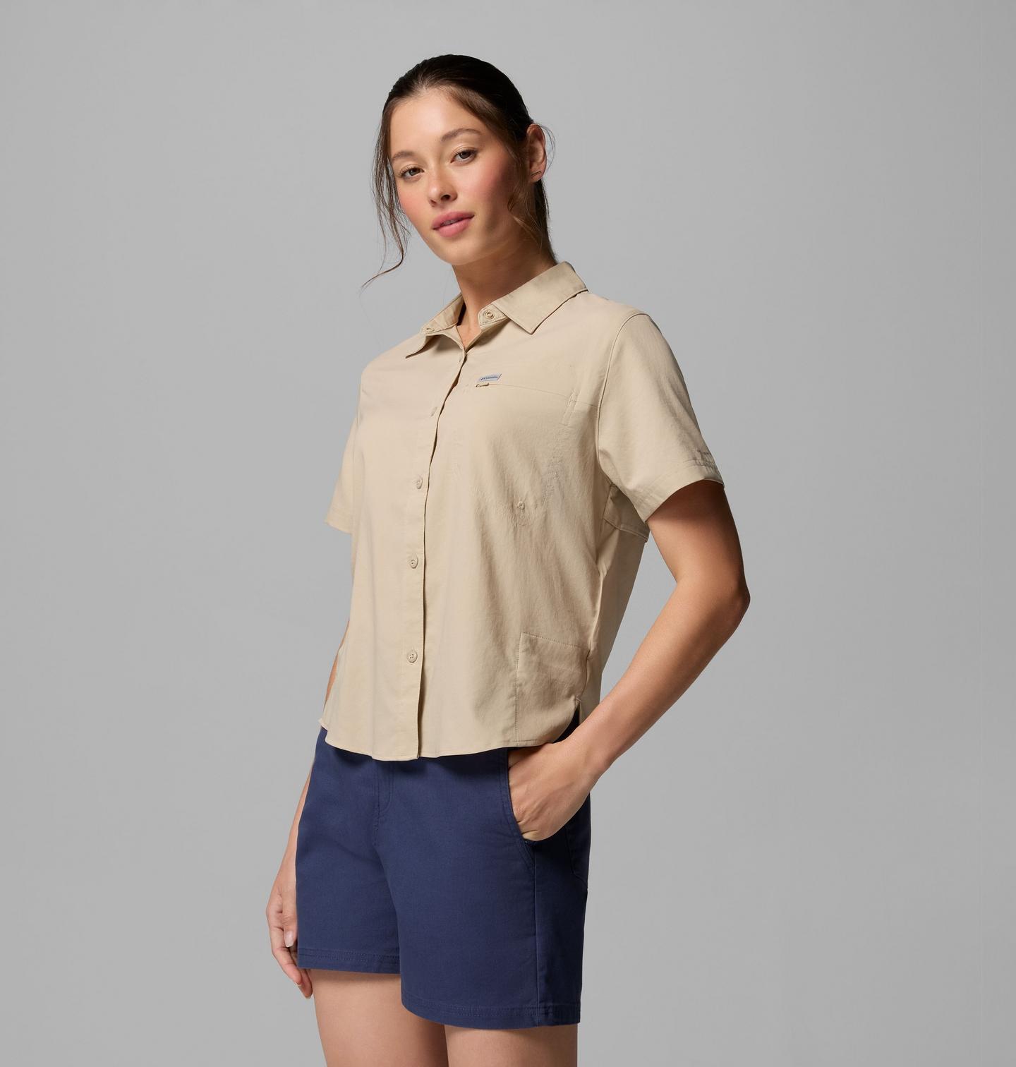 Женская рубашка Columbia Silver Ridge Utility II Short Sleeve, цвет: Серо-бежевый — фото 4