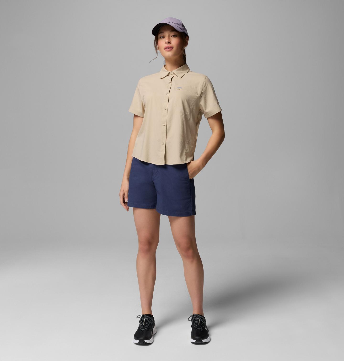 Женская рубашка Columbia Silver Ridge Utility II Short Sleeve, цвет: Серо-бежевый — фото 2
