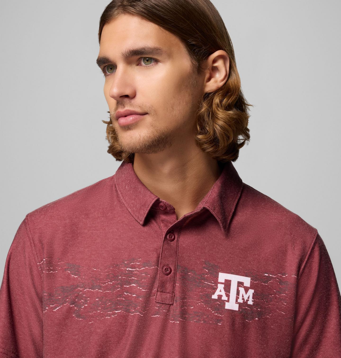 Мужское поло с принтом Columbia Collegiate Thistletown Hills, Texas A&M, цвет: Глубокий тёмно-бордовый — фото 4