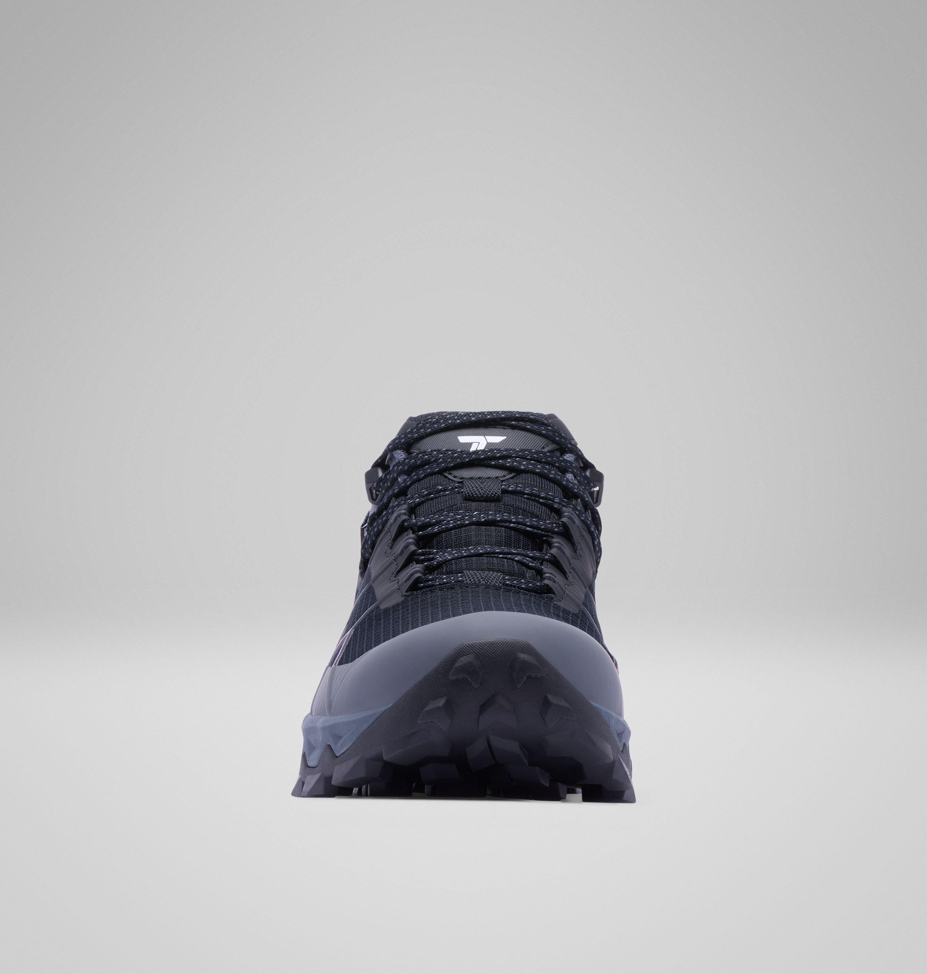 Women's Peakfreak Titanium OutDry Shoe | 010 | 5.5 8