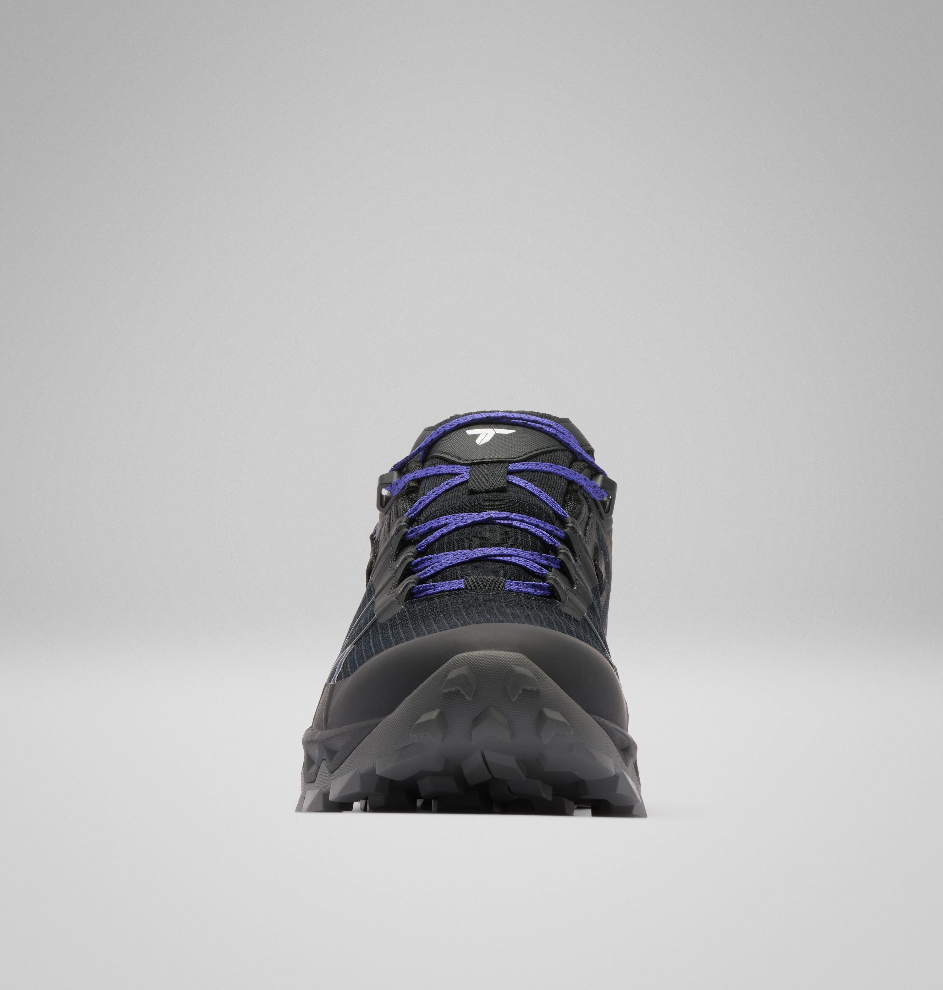 Women's Peakfreak Titanium OutDry Shoe 8