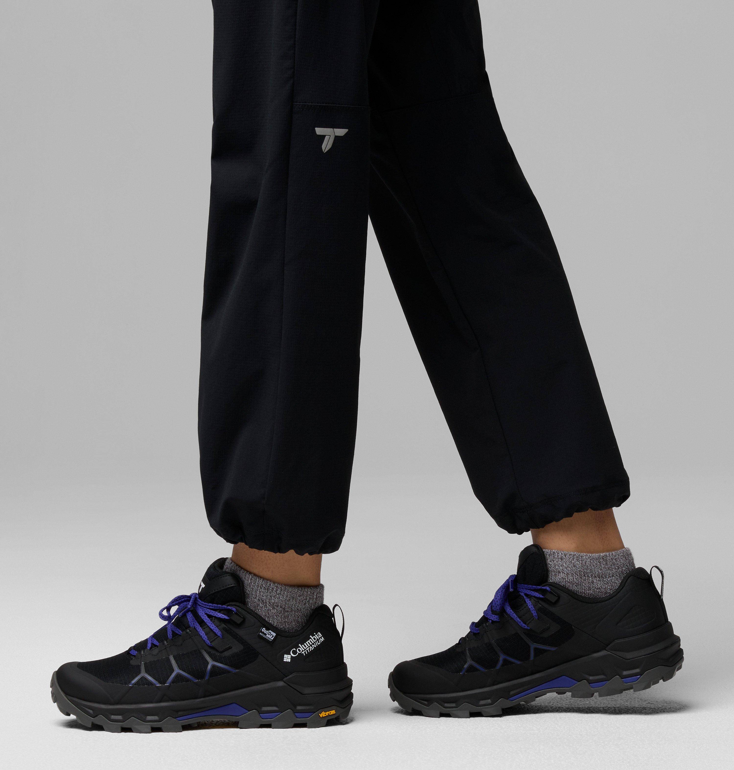Women's Peakfreak Titanium OutDry Shoe - Wide | 012 | 7.5 10