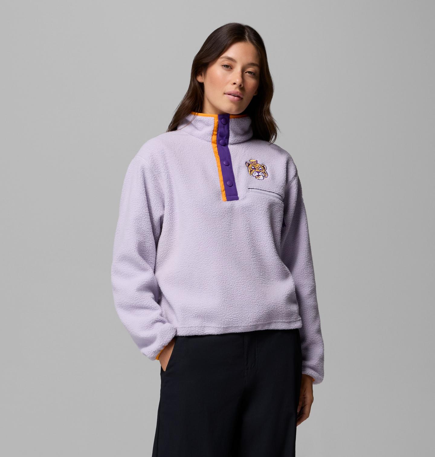 Женские куртки Columbia Collegiate Helvetia Cropped Half Snap Fleece - LSU, цвет: Жемчужный — фото 1