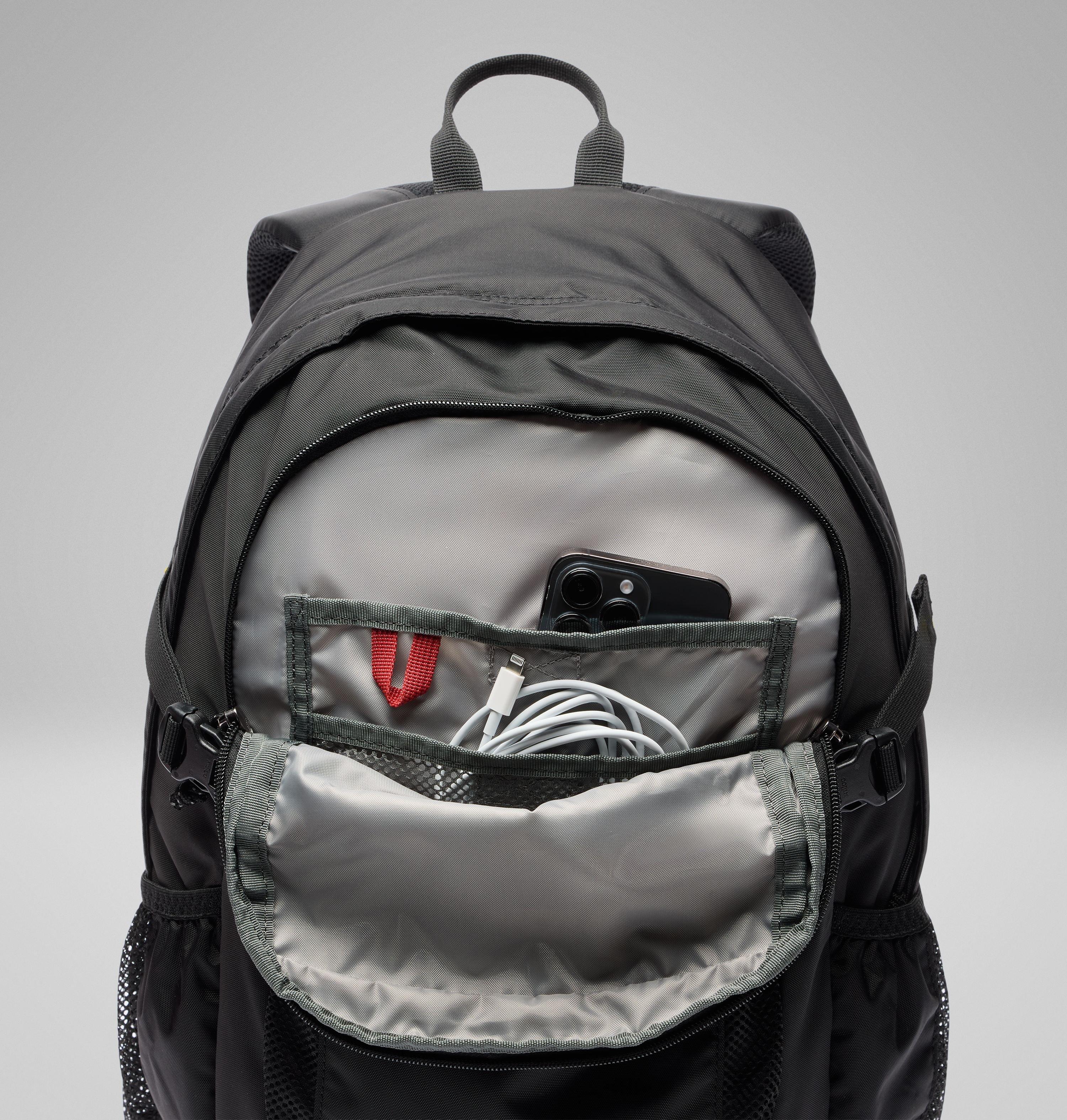 Castle Crest 25L Backpack | Columbia
