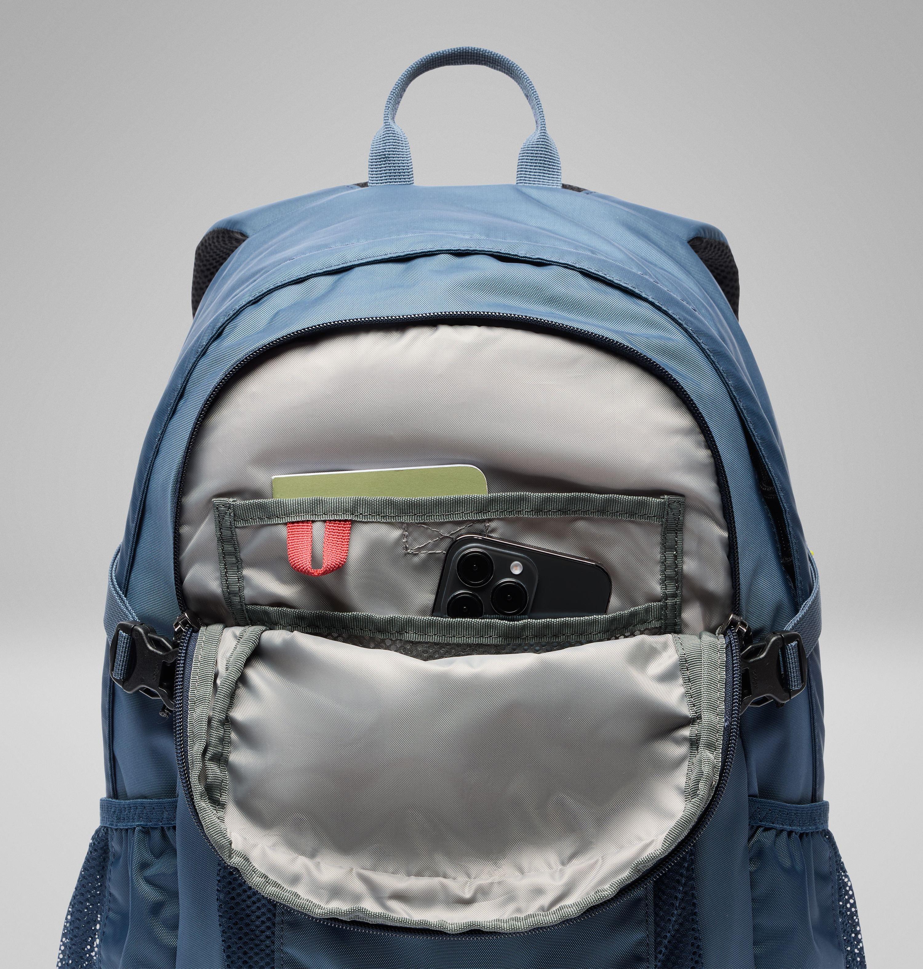 Castle Crest 25L Backpack | 466 | O/S 9