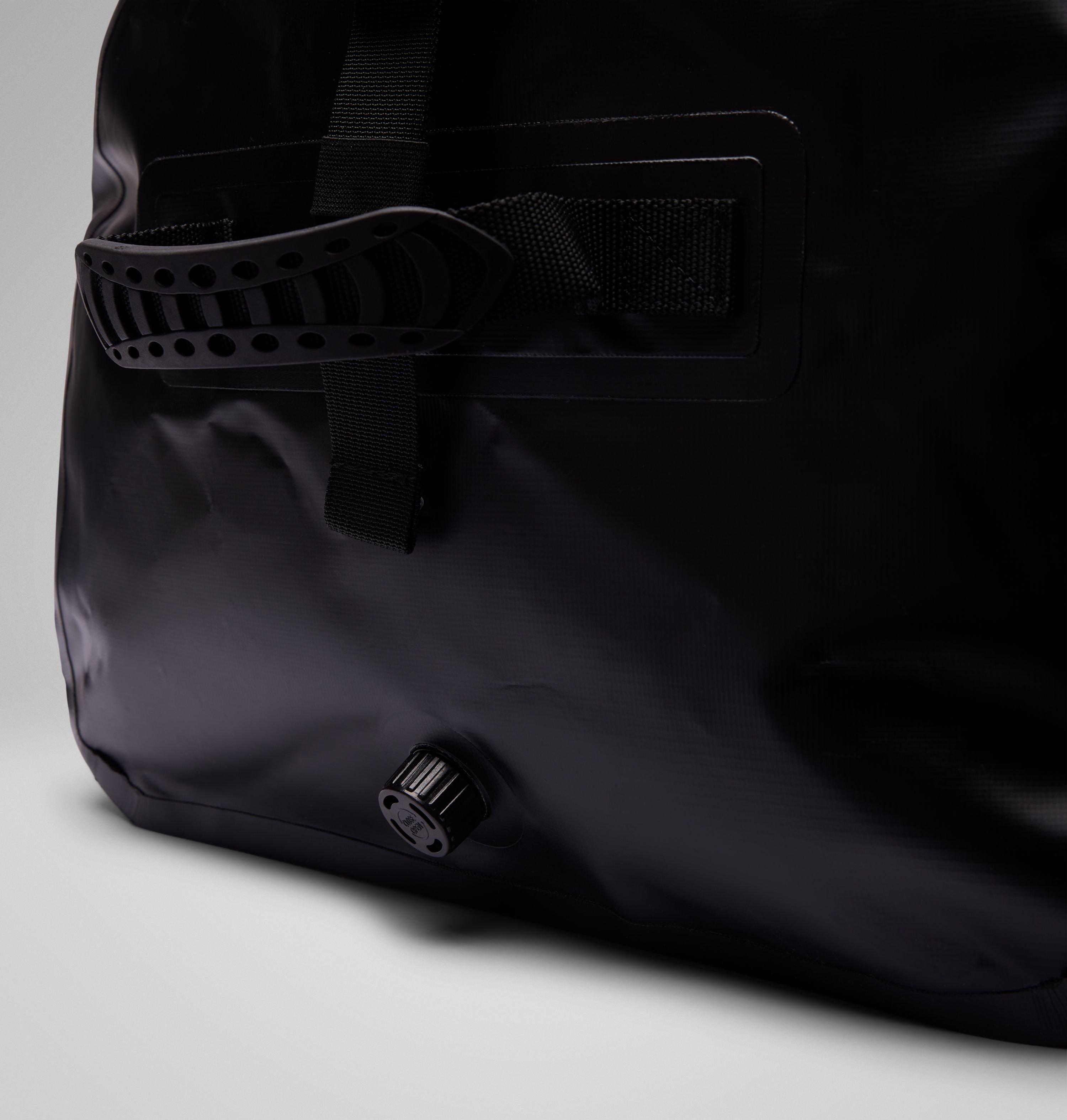 PFG Snug Corner 80L Duffel 6