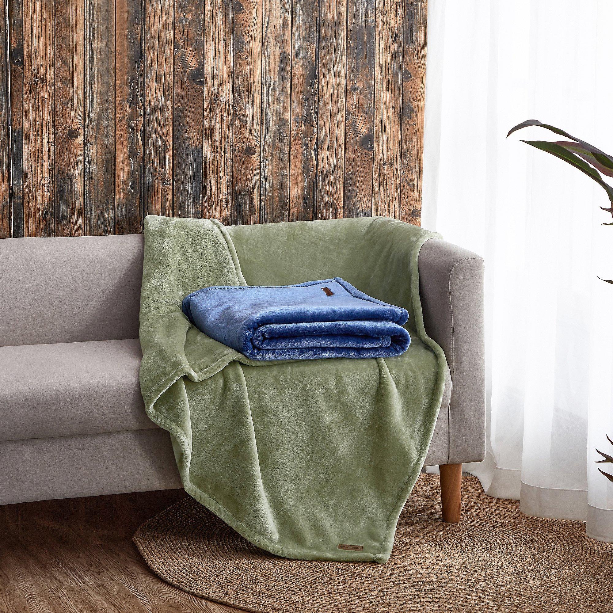 Columbia Plush Throw 4