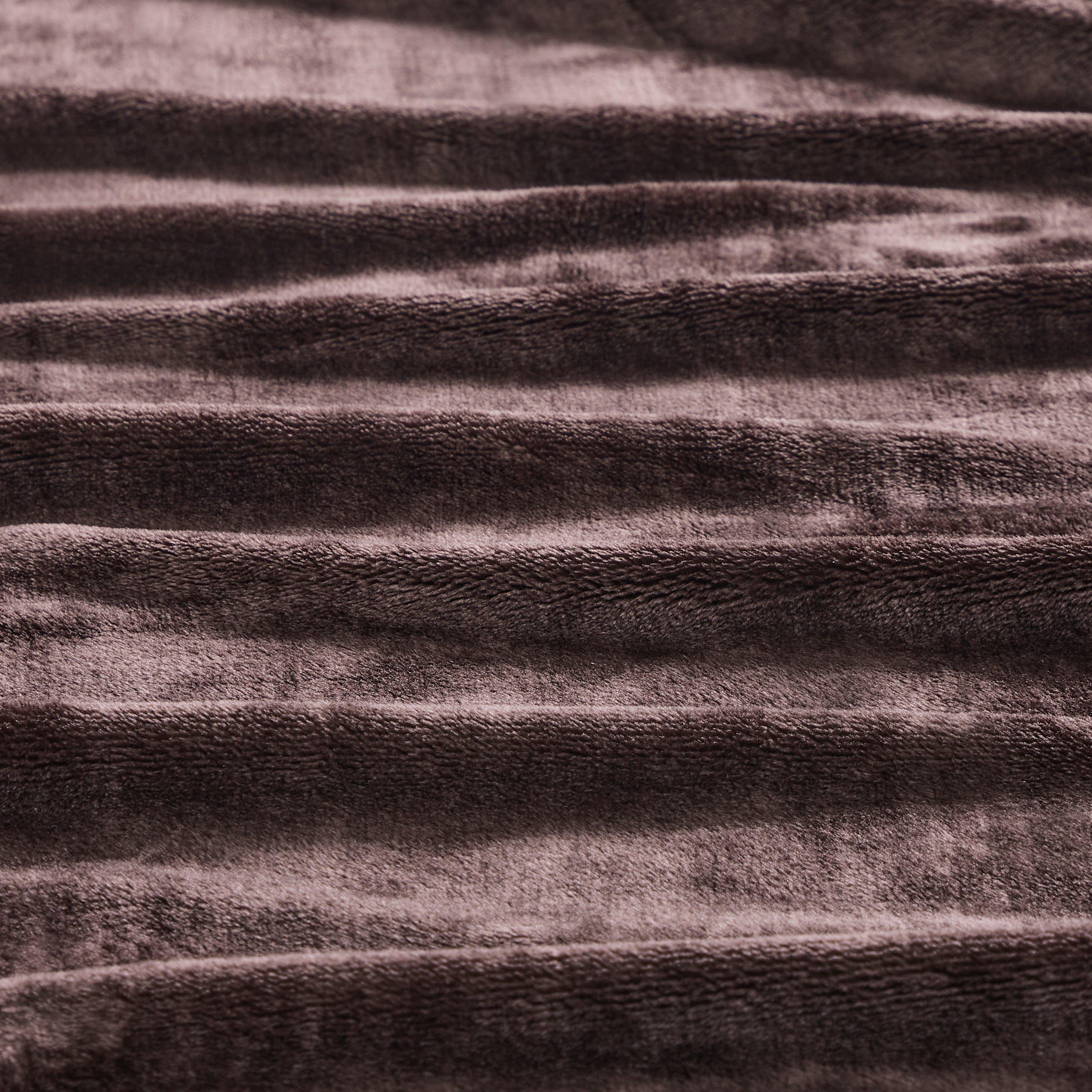 Columbia Plush Throw 4