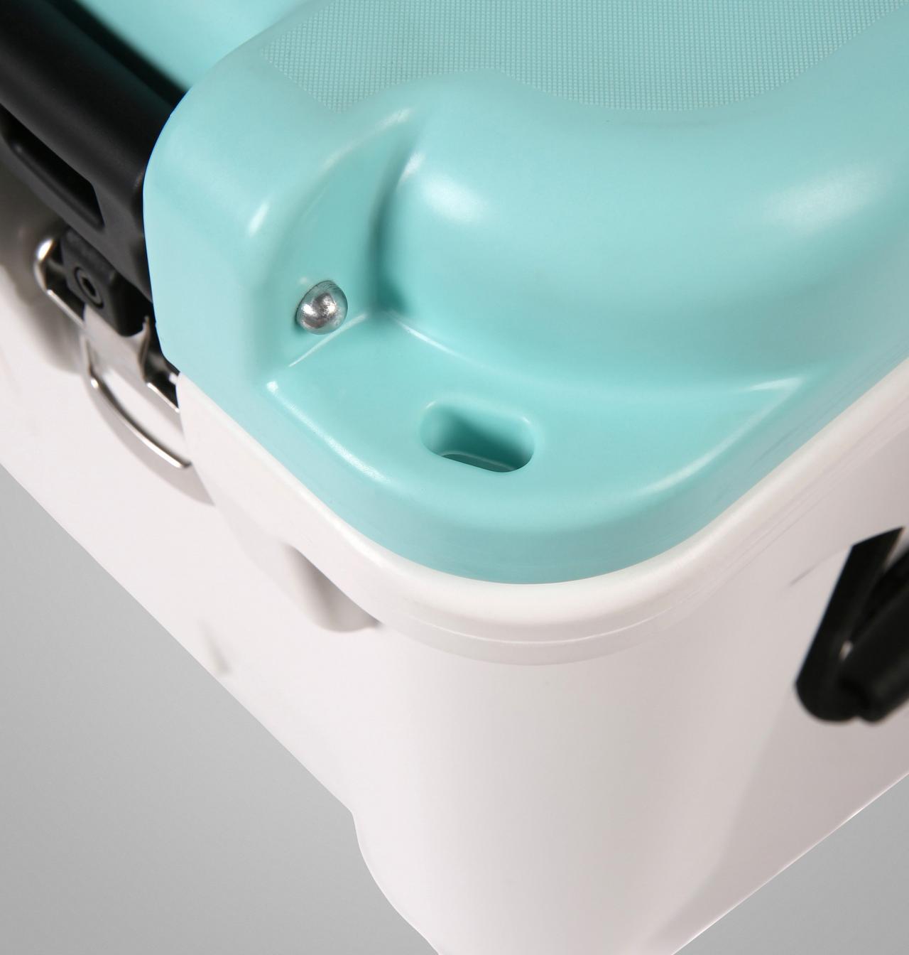 Columbia High Performance Cooler - 50 Quart 13