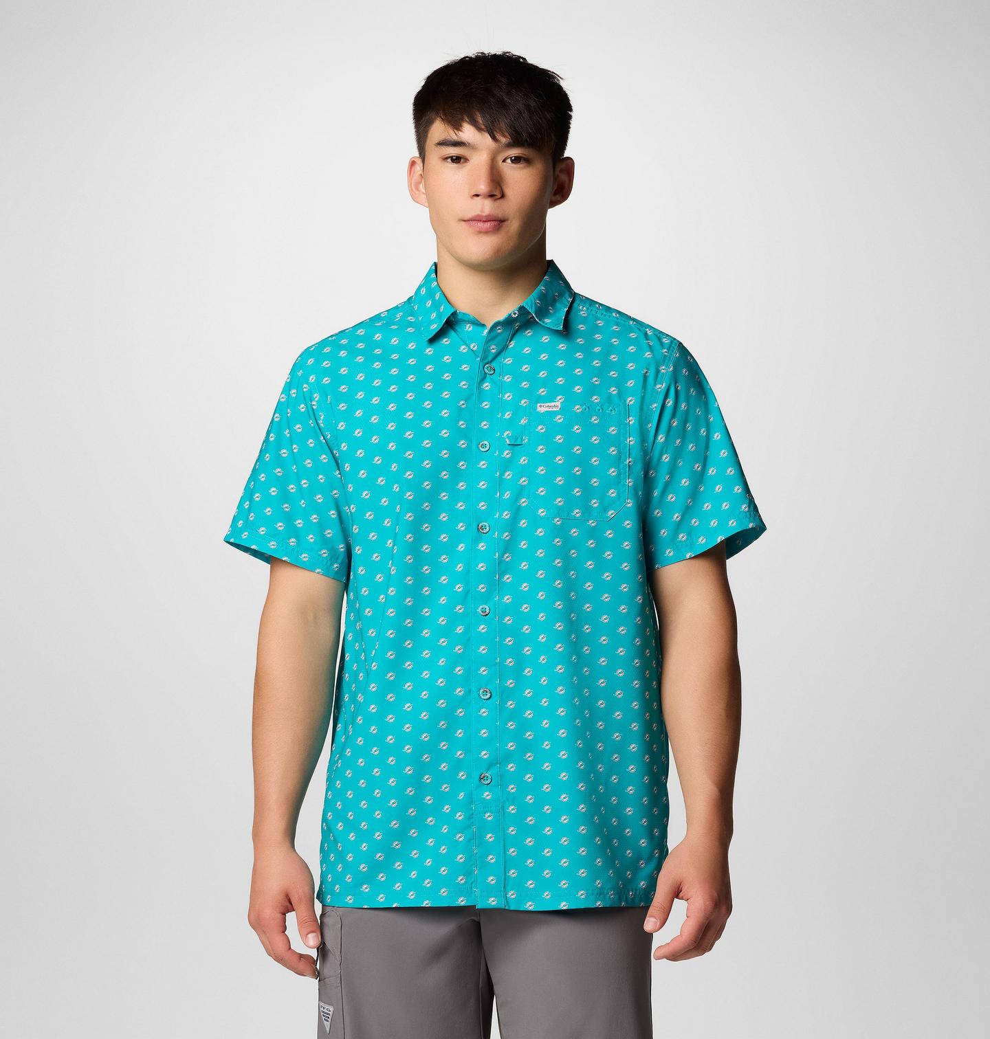 Мужская рубашка Columbia PFG Super Slack Tide Short Sleeve Shirt - Miami Dolphins, цвет: Аквамариновый — фото 1
