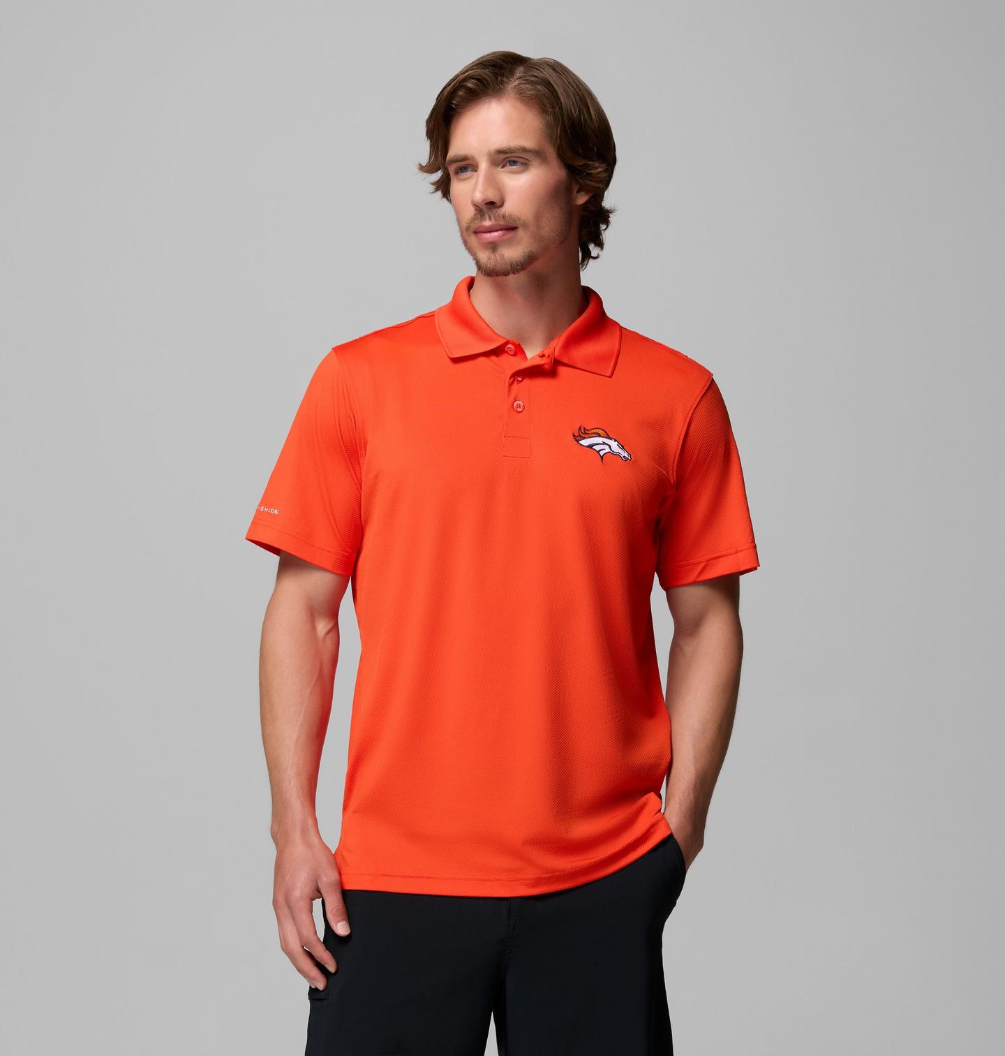 Мужское поло Columbia PFG Low Drag Offshore, Denver Broncos, цвет: Оранжевый — фото 1