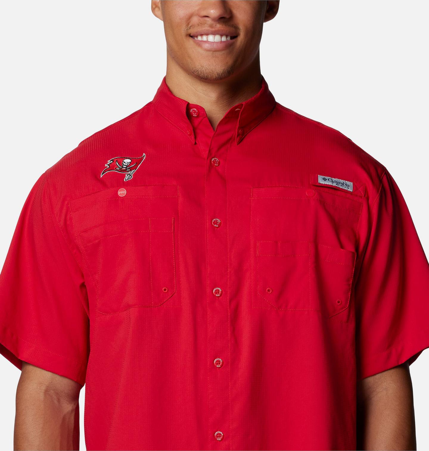 Мужская рубашка Columbia PFG Tamiami Short Sleeve Shirt - Tampa Bay Buccaneers, цвет: Красный — фото 3