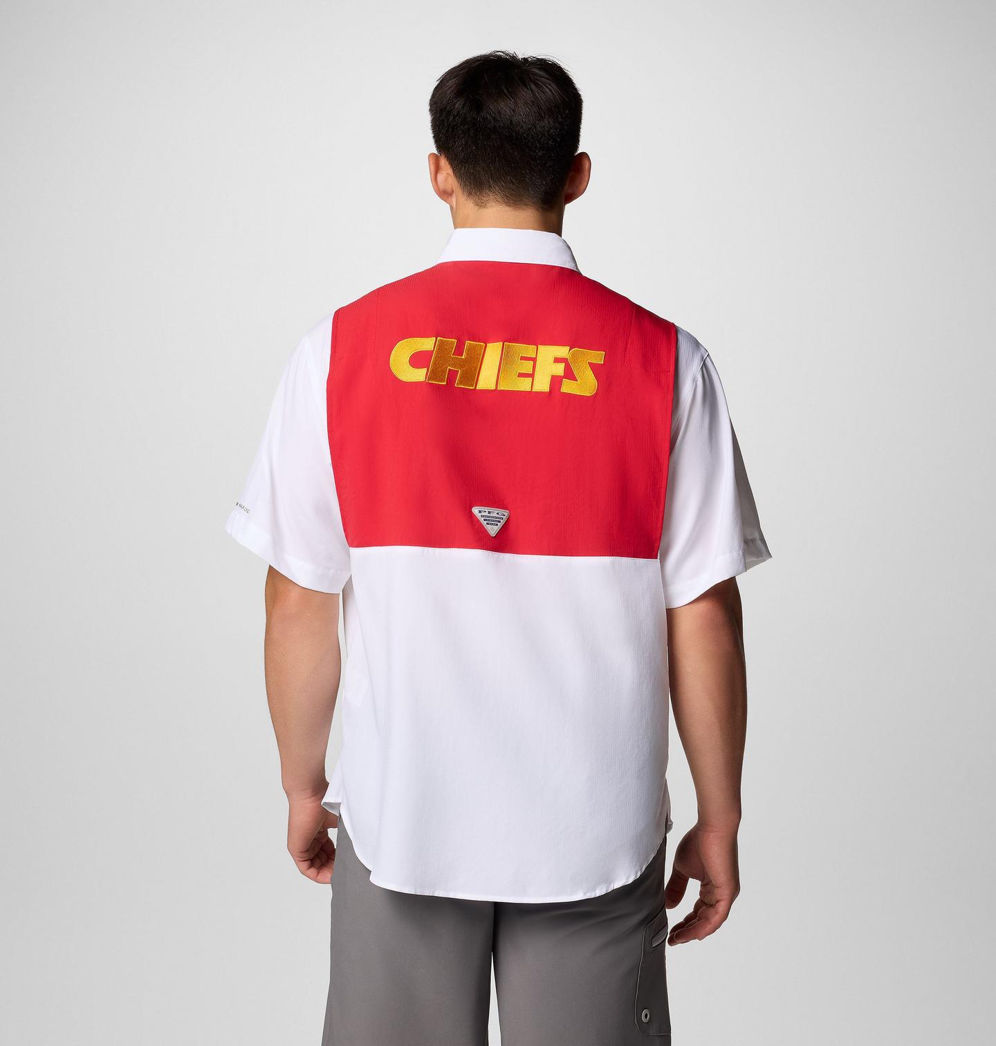 Мужская рубашка Columbia PFG Tamiami Colorblocked Short Sleeve Shirt - Kansas City Chiefs, цвет: Белый / Красный — фото 2
