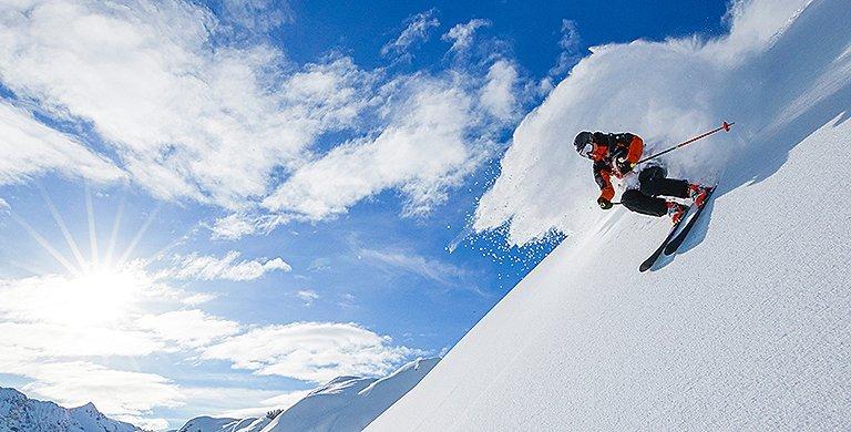 Check out our guide on how to stay warm skiing and Snowboarding.