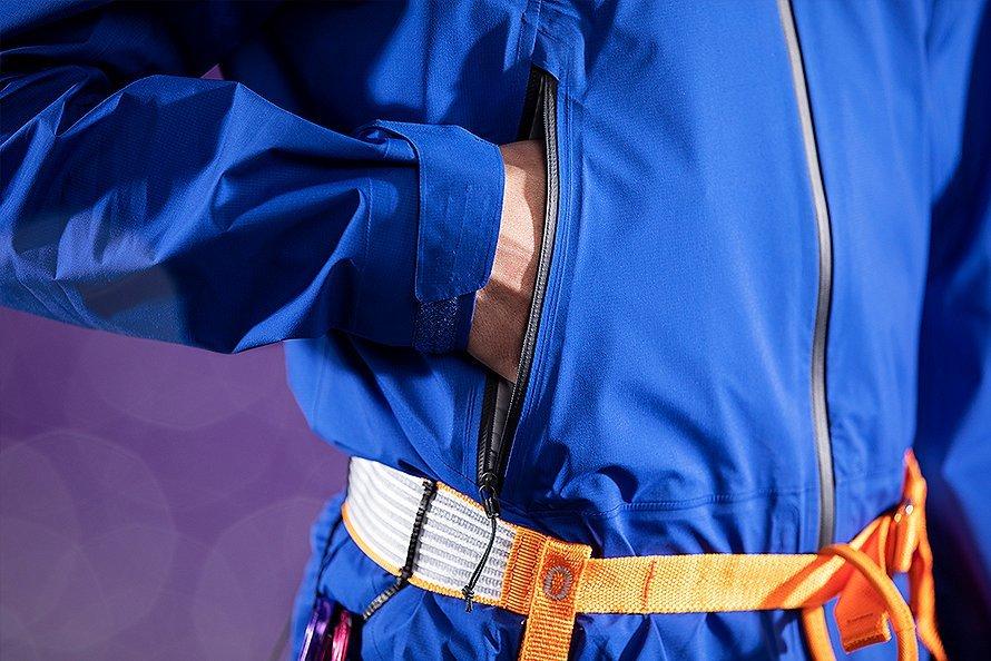 Harness-compatible hand pockets