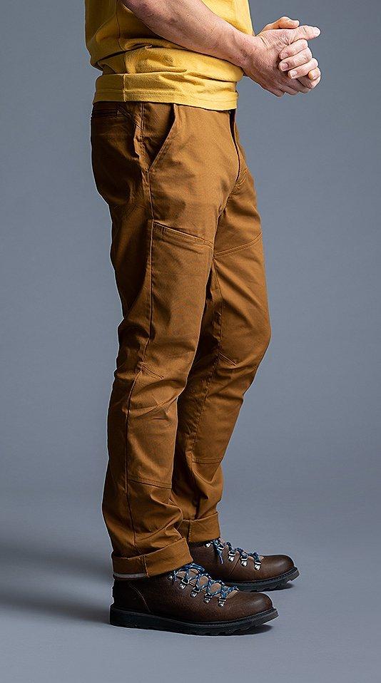 Close up detail of the Men's Hardwear AP pant in the studio