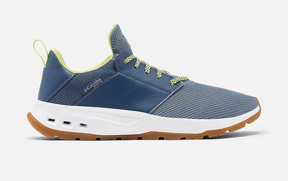 Product shot of Columbia Sportswear’s Men’s PFG Tamiami shoe set against a white background.