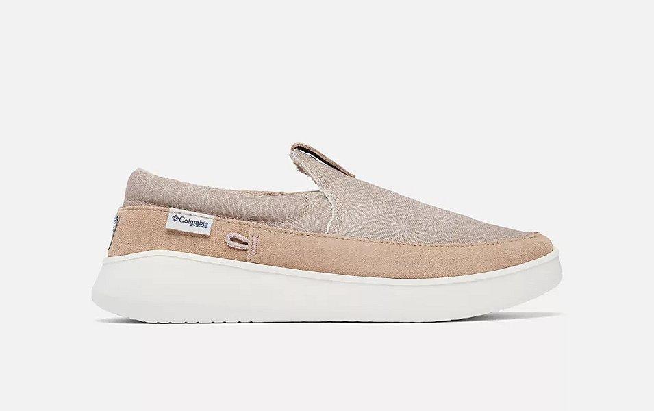 Product shot of Columbia Sportswear’s Women's PFG Bonehead Wide shoe set against a white background.