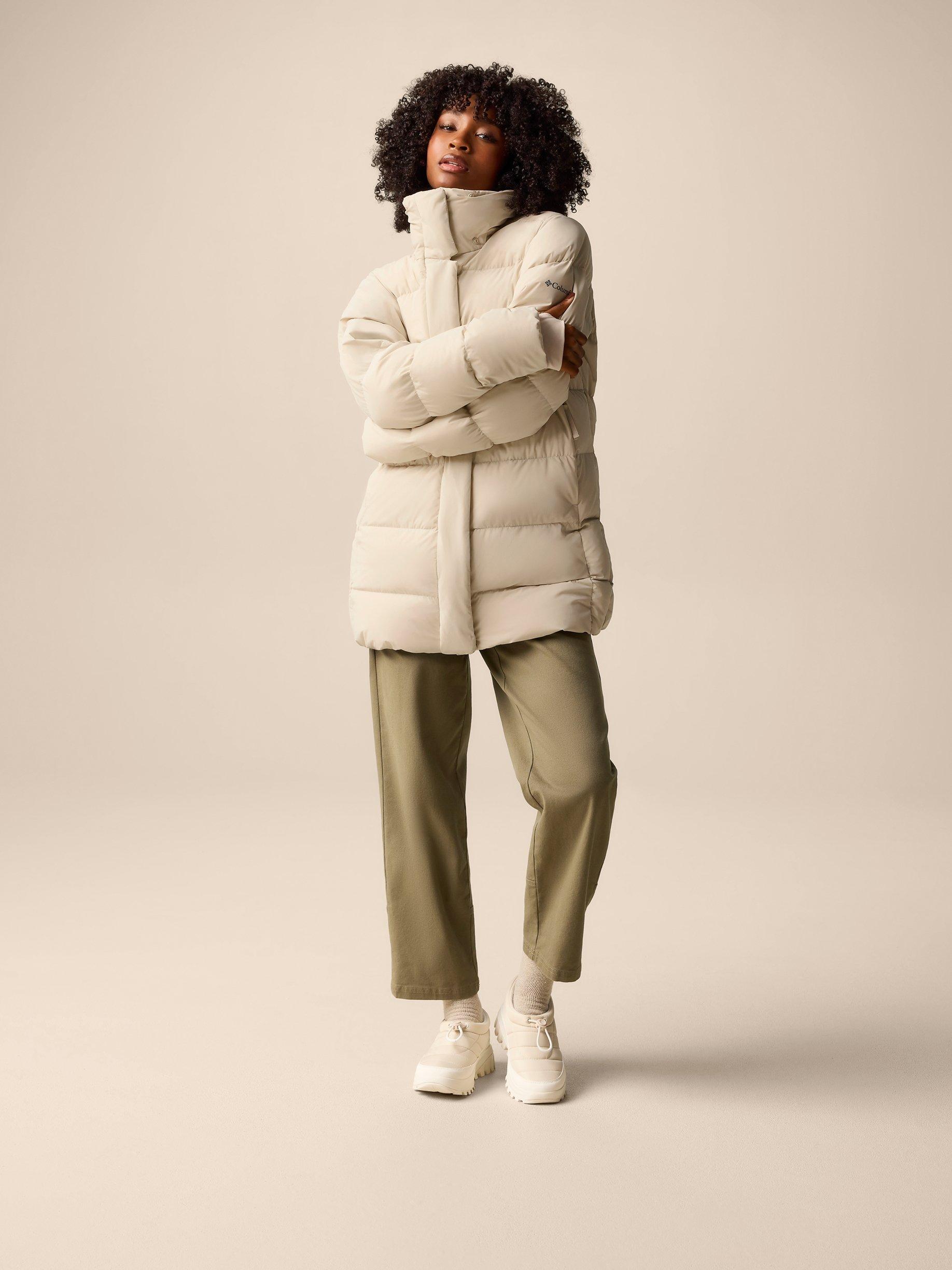 White mid length Amaze Puff.