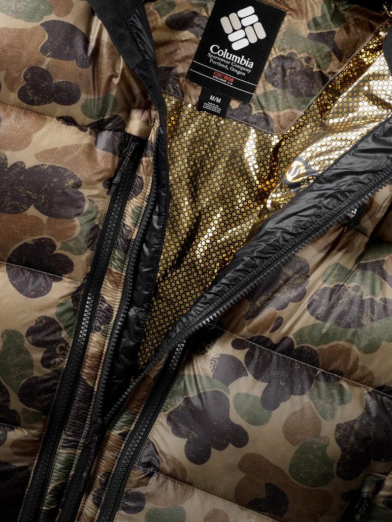 Closeup of zipper and interior lining of Dually Mountain Jacket