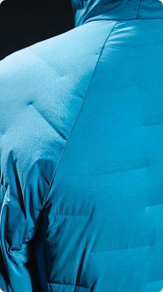 detail shots of the Women’s Stretchdown™ Hoody