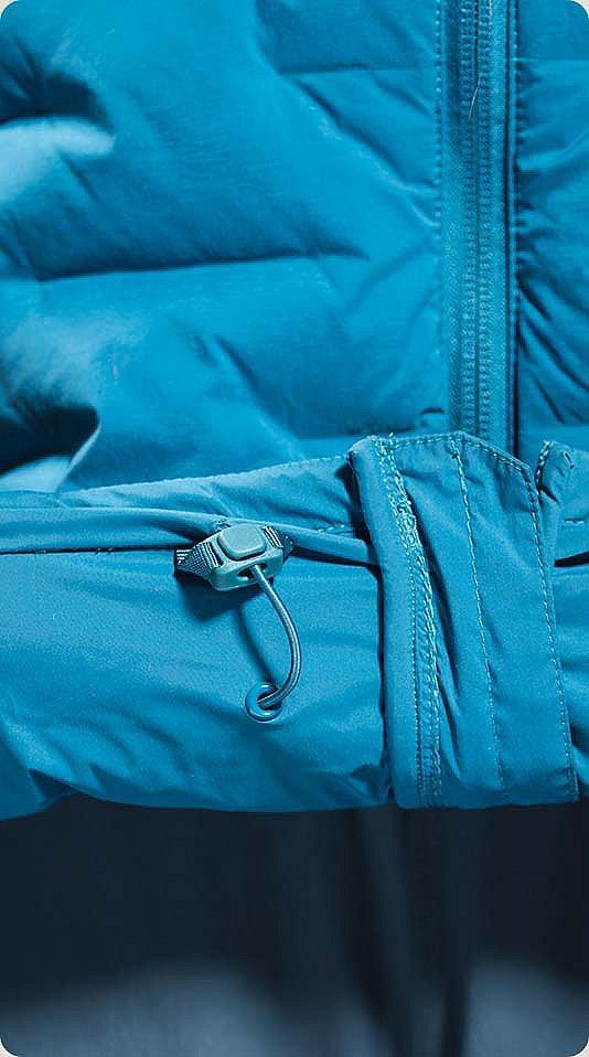 detail shots of the Women’s Stretchdown™ Hoody