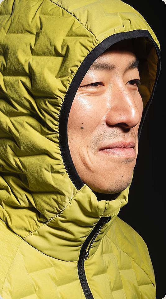 detail shots of the Stretchdown Light Pullover