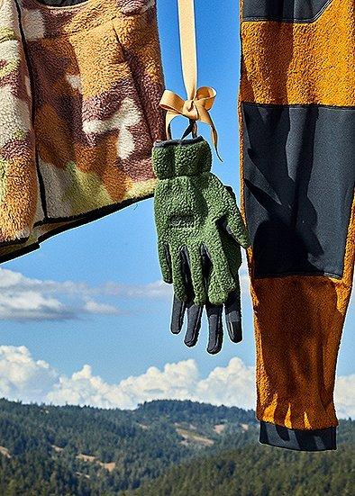 Unisex HiCamp Sherpa Glove
