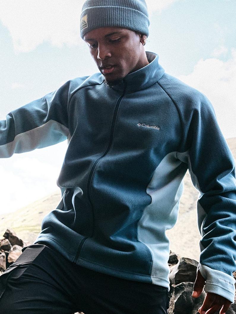 A men dressed in fleece.