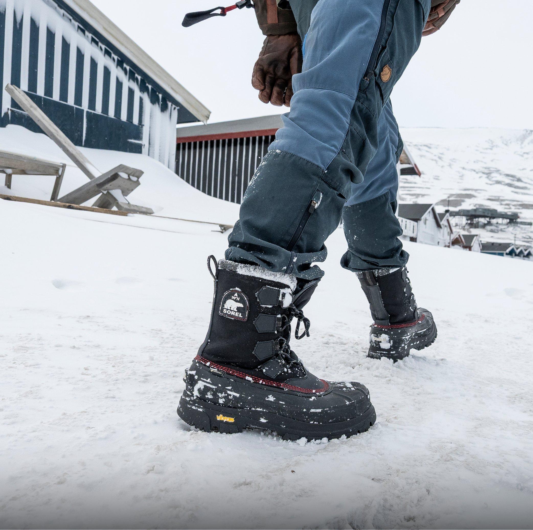 mens caribou horizon boots in snow