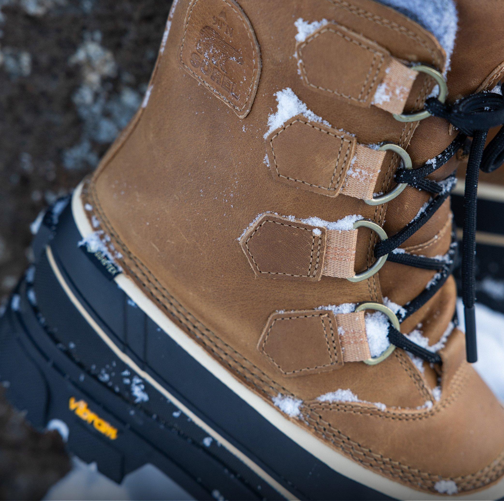 mens caribou horizon boots in snow