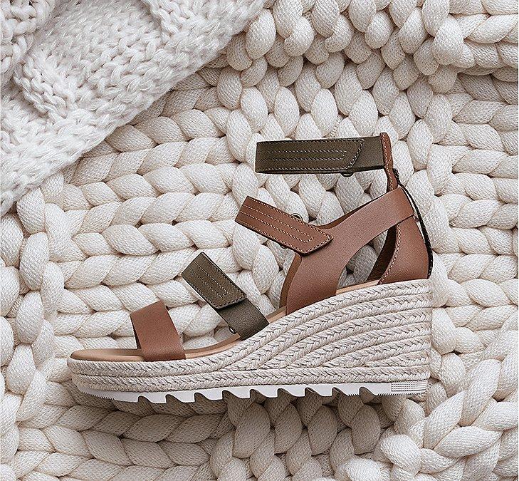 Evie Pull-On wedge