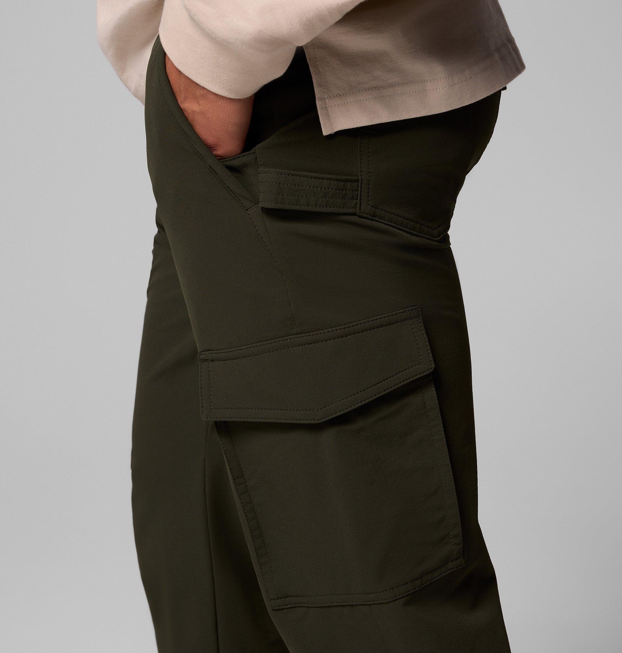 Close up of man wearing pants with cargo pocket.