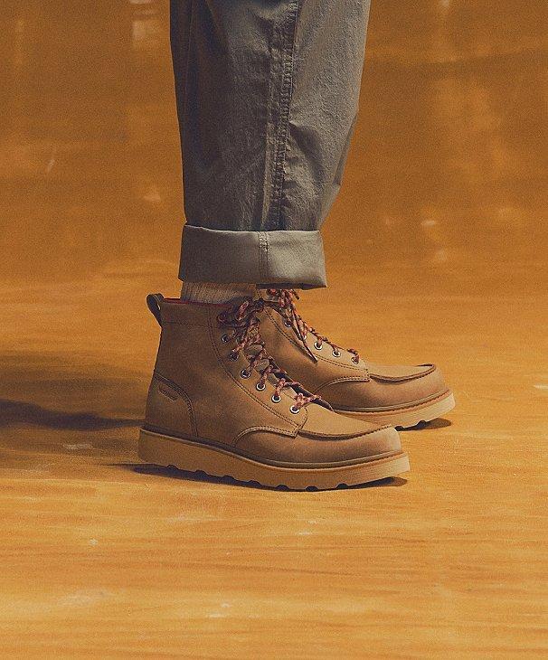 Image of man wearing SOREL boots