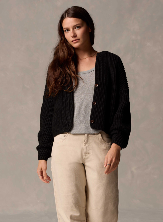 An image representing women's tops