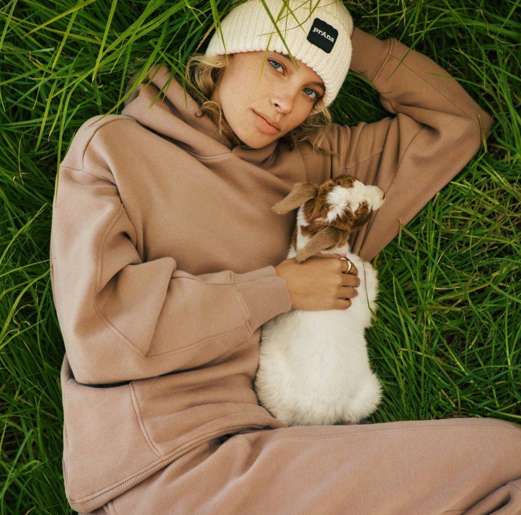 An image showing women's dreamfleece