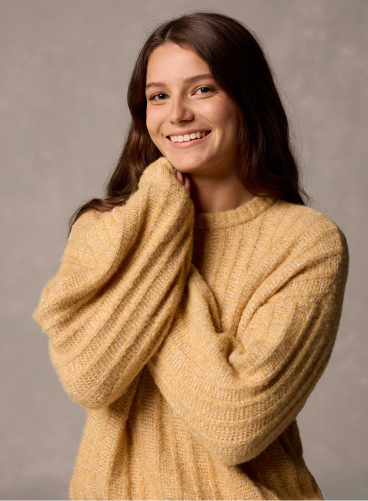 An image representing women's sweaters