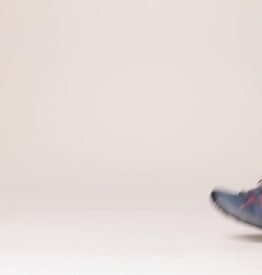 Zapatillas para caminar impermeables Peakfreak Roam para hombre, Color: Mountain, Tangy Orange