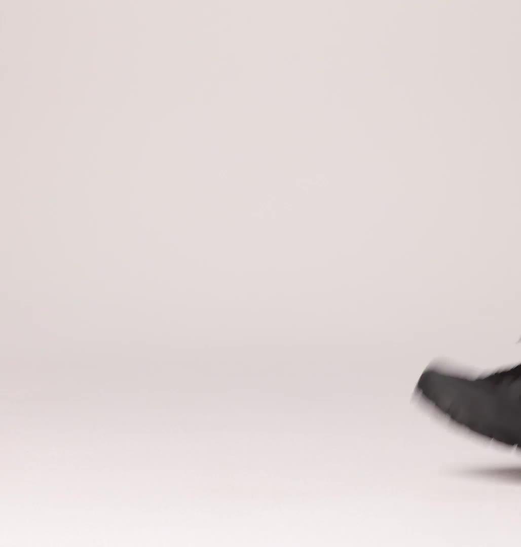 Zapatillas impermeables de media caña para caminar Redmond IV para hombre, Color: Black, Mountain Red